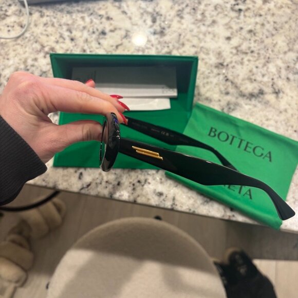 Bottega Veneta  New Entry Oval Sunglasses - Picture 2 of 7